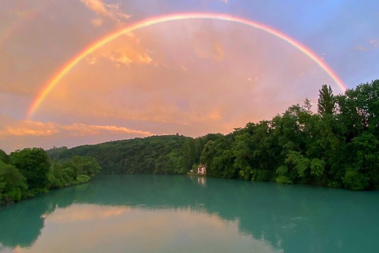 Rahasia di Balik Warna Pelangi: Keindahan yang Penuh Sains